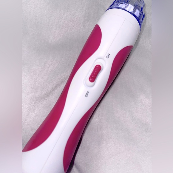 PMD Classic Personal
Microderm Exfoliation Device in hot Pink - Picture 3 of 16